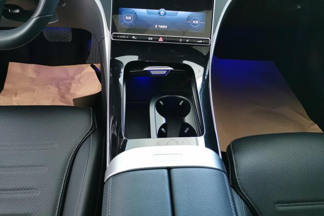 Mercedes Benz C-Class 2022 — фото 13