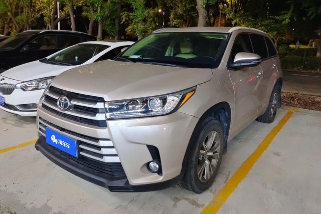 Toyota Kluger 2021 года выпуска