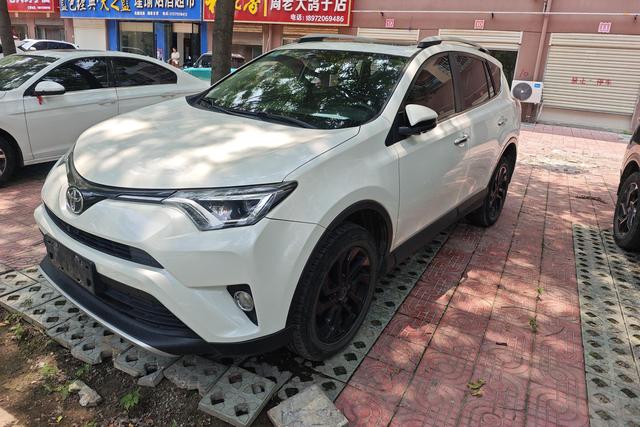 Toyota RAV 4 2018 года выпуска