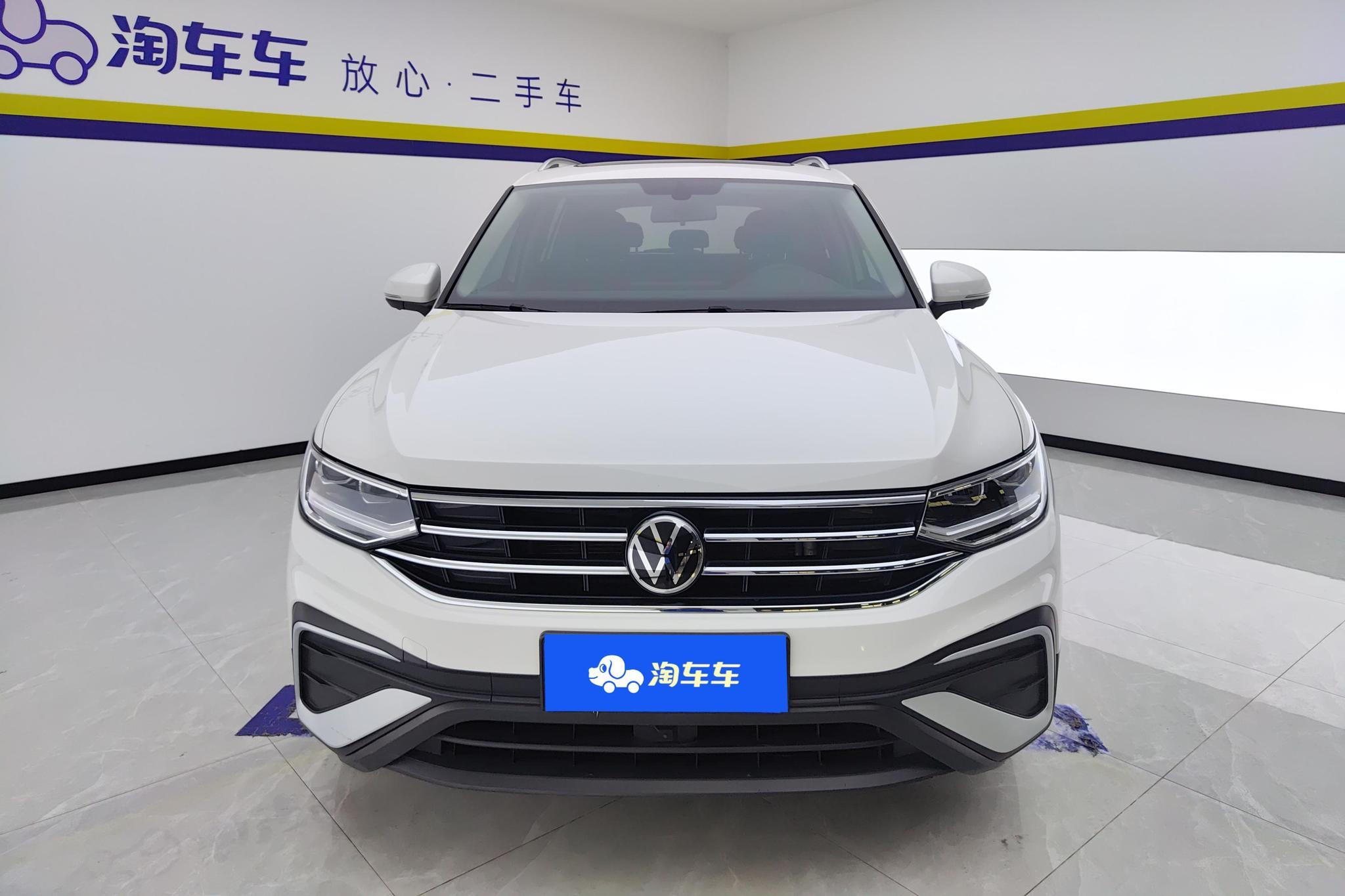 Volkswagen Tiguan L L 2022 330TSI AT Smart