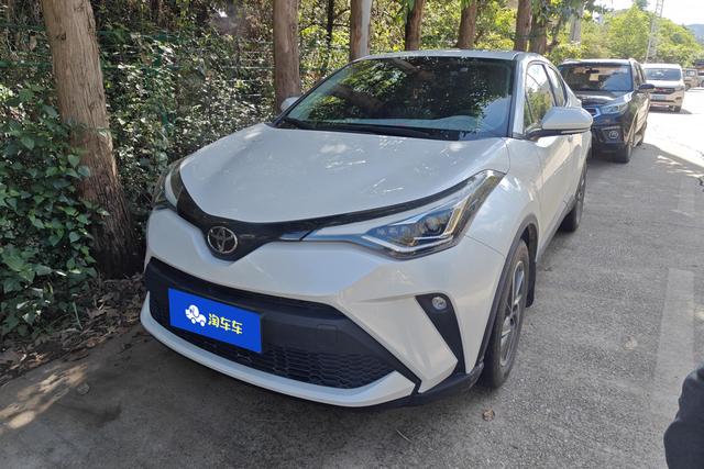 Toyota C-HR 2021 года выпуска