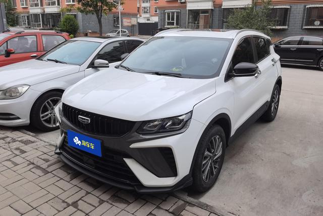 Geely Coolray 2023 года выпуска