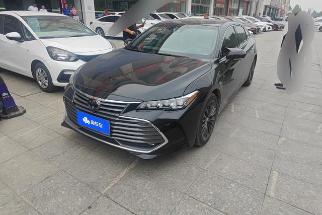 Toyota Avalon 2019 года выпуска