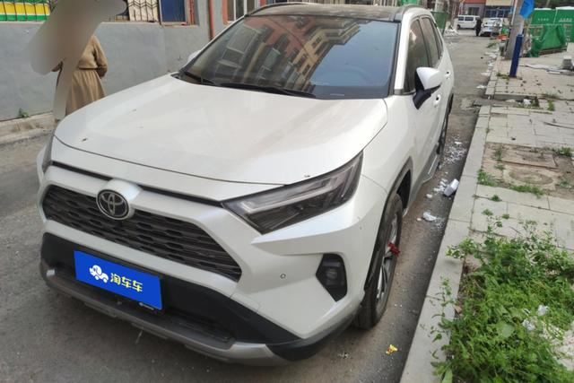 Toyota RAV 4 2023 года выпуска