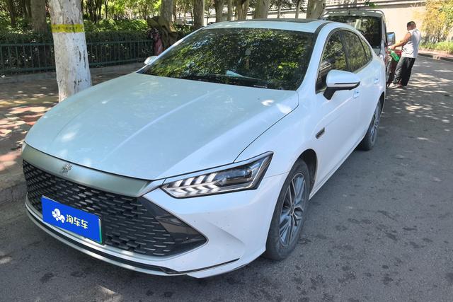 BYD Qin 2023 года выпуска