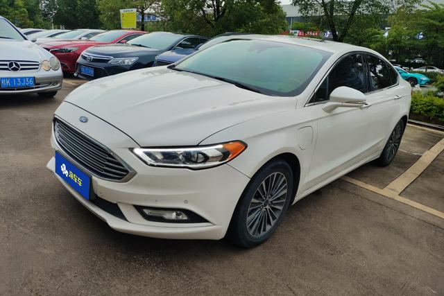Ford Mondeo 2018 года выпуска