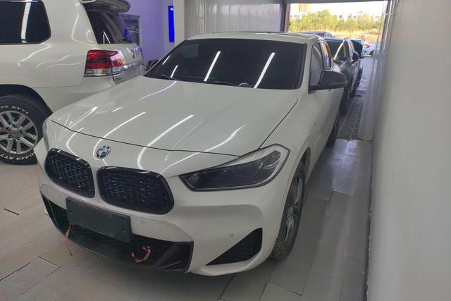 BMW X2 2023 года выпуска