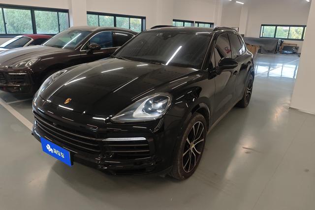 Porsche Cayenne 2023 года выпуска