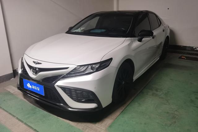 Toyota Camry 2022 года выпуска