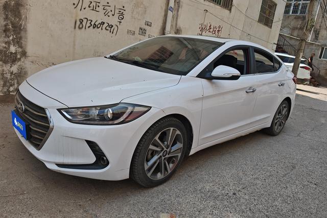 Hyundai Elantra 2016 года выпуска