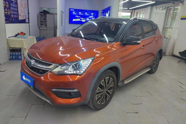 BYD Song EV 2017 года выпуска