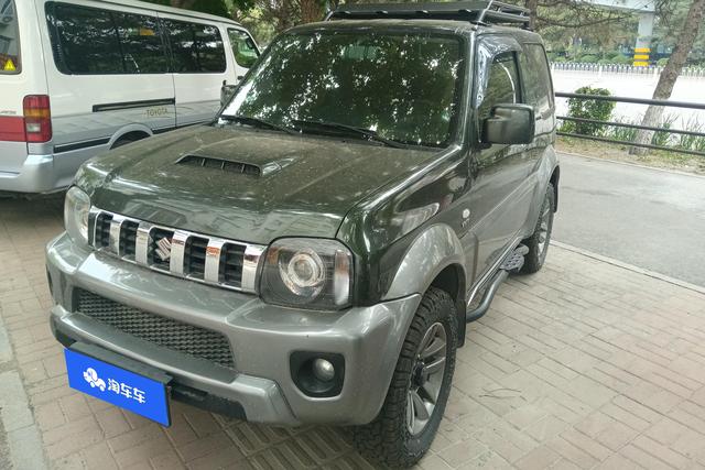 Suzuki Jimny 2015 года выпуска
