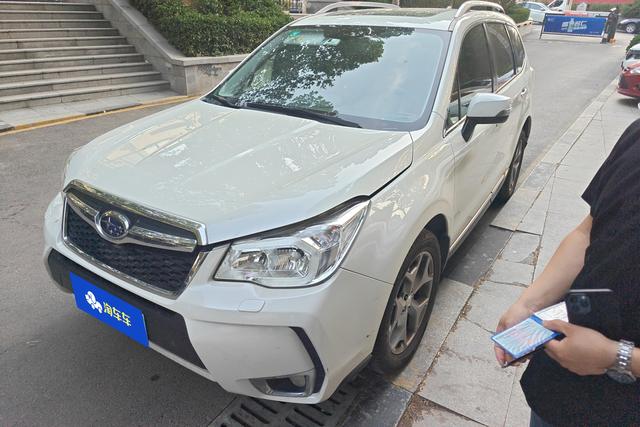 Subaru Forester 2015 года выпуска