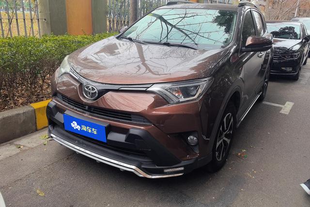 Toyota RAV 4 2016 года выпуска