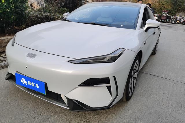 Geely Galaxy E8 2024 года выпуска