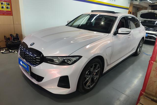 BMW i3 2022 года выпуска