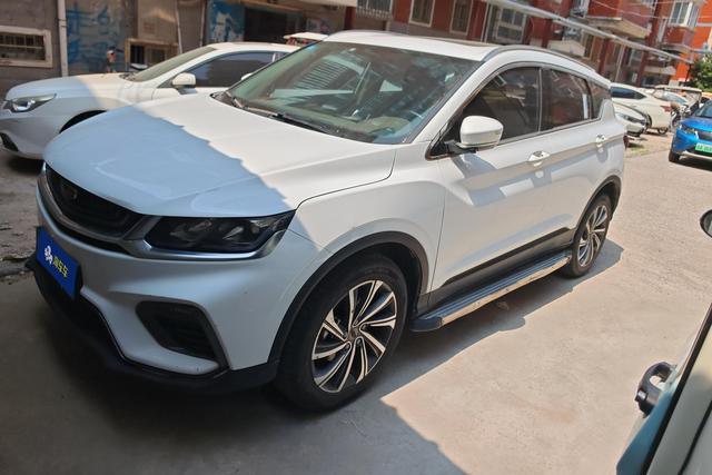 Geely Coolray 2019 года выпуска
