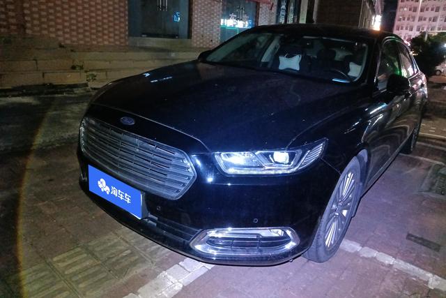 Ford Taurus 2017 года выпуска