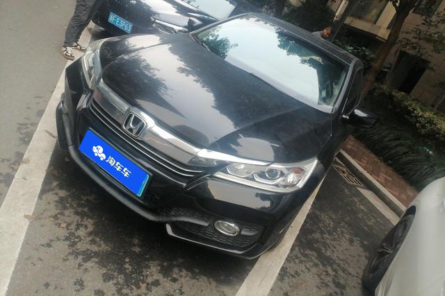 Honda Accord 2016 года выпуска