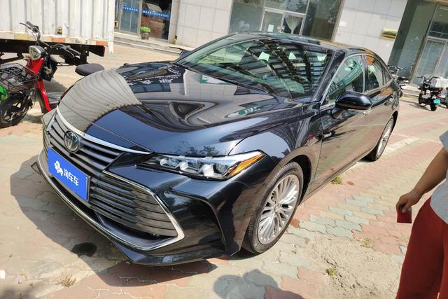 Toyota Avalon 2019 года выпуска