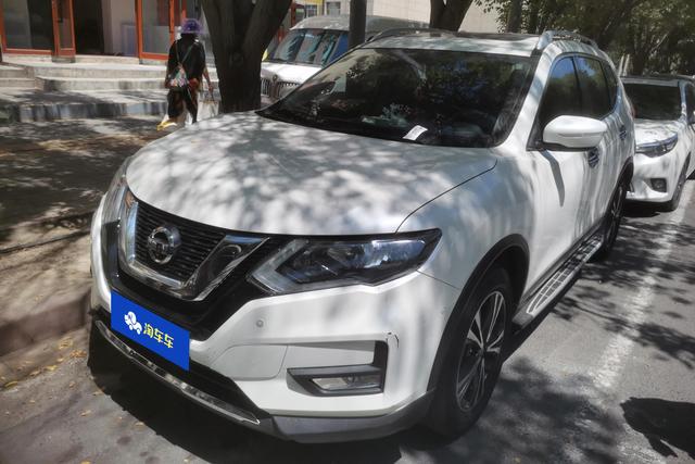 Nissan X-Trail 2017 года выпуска