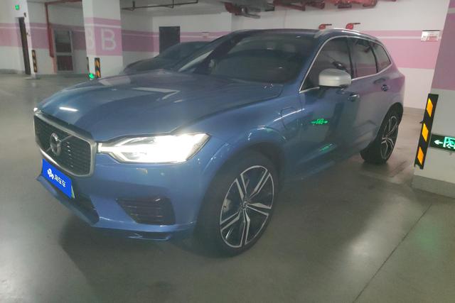 Volvo XC60 2019 года выпуска