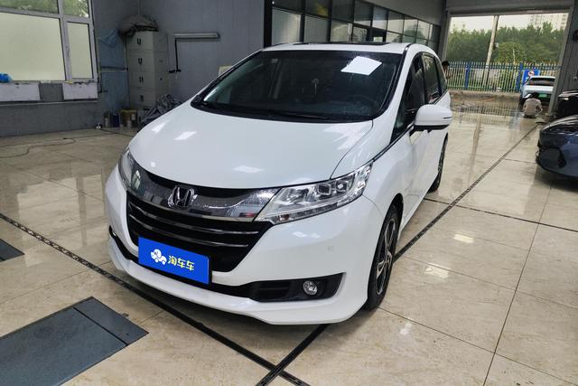 Honda Odyssey 2015 года выпуска