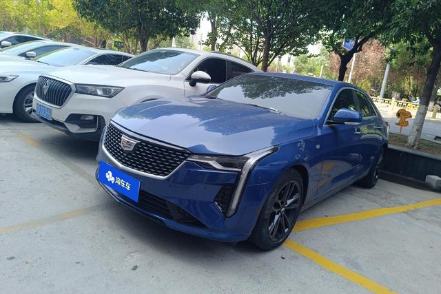 Cadillac CT4 2022 года выпуска