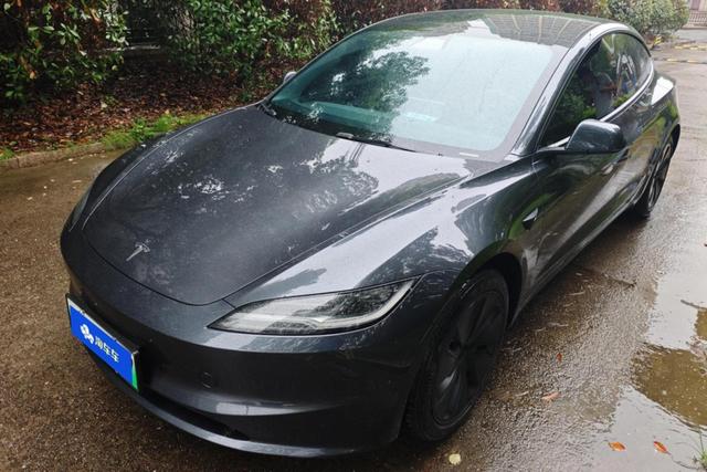 Tesla Model 3 2024 года выпуска