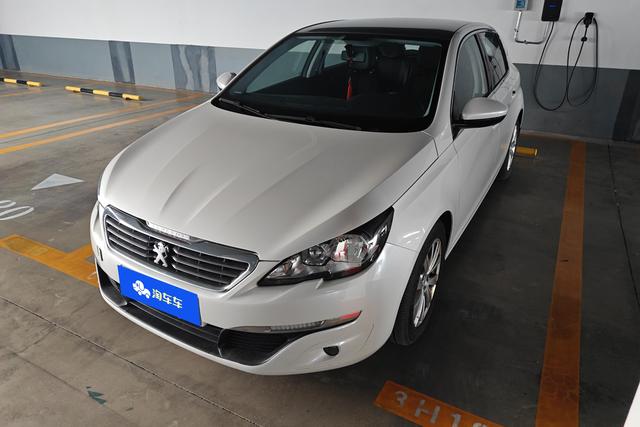 Peugeot 308 2015 года выпуска