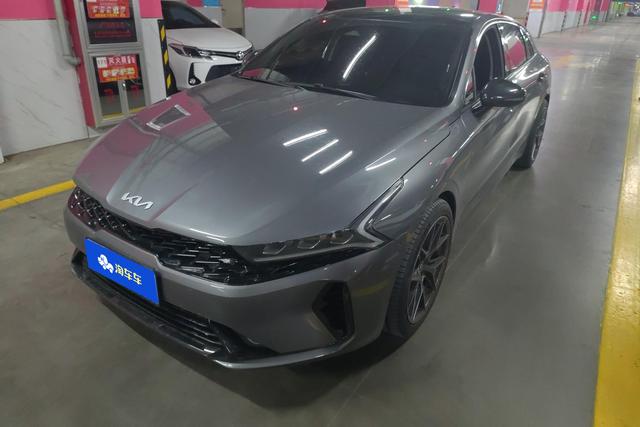 Kia K5 2021 года выпуска