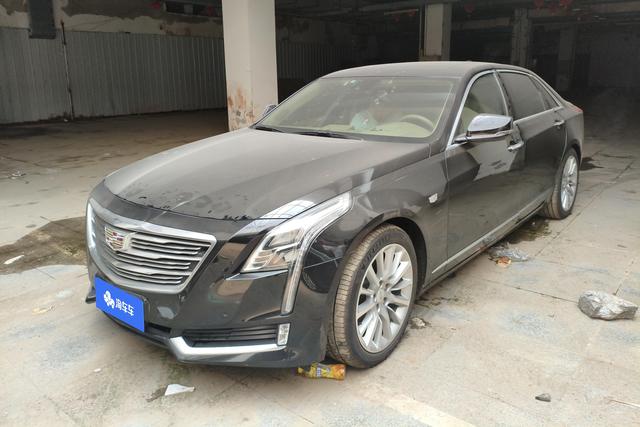 Cadillac CT6 2016 года выпуска