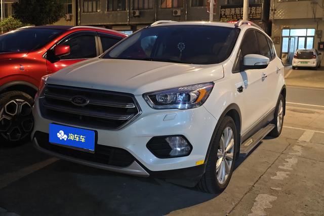 Ford Kuga 2017 года выпуска