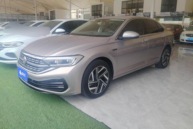Volkswagen Jetta 2023 года выпуска