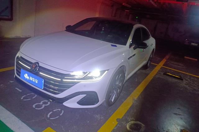 Volkswagen Passat CC 2023 года выпуска