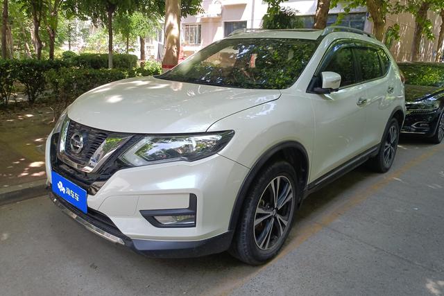 Nissan X-Trail 2017 года выпуска