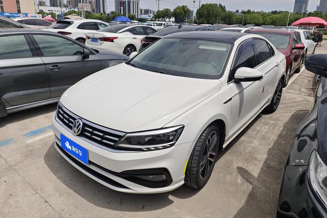 Volkswagen Arteon 2019 года выпуска