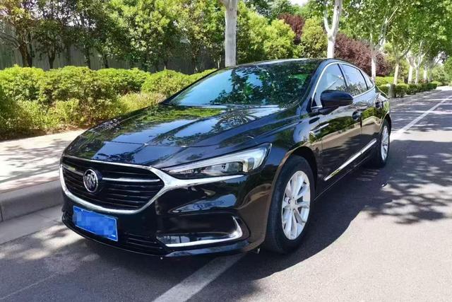 Buick LaCrosse 2022 года выпуска