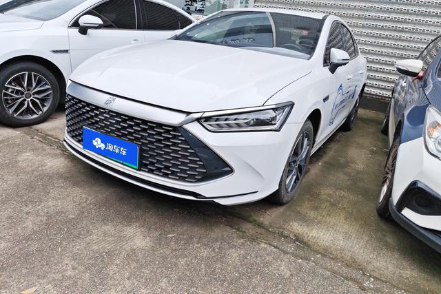 BYD Qin 2023 года выпуска