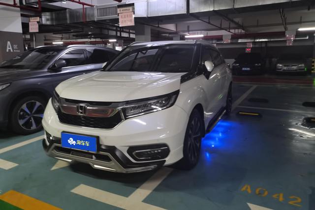 Honda Avancier 2017 года выпуска