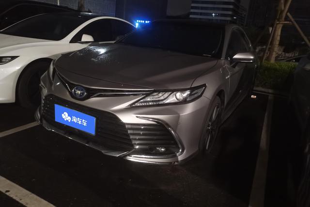 Toyota Camry 2023 года выпуска