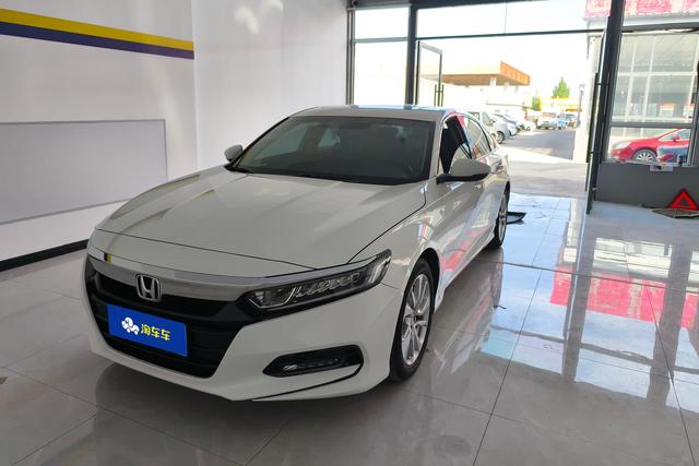 Honda Accord 2018 года выпуска