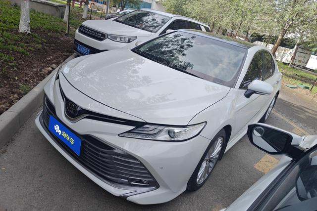 Toyota Camry 2019 года выпуска