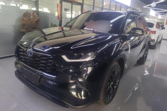 Toyota Kluger 2022 года выпуска
