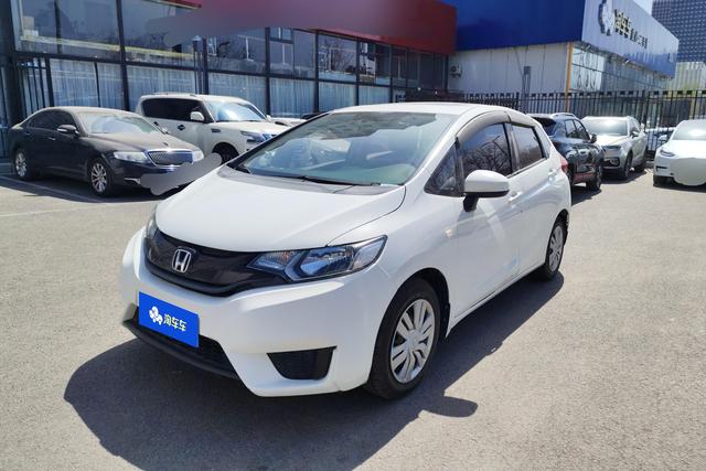 Honda Fit 2016 года выпуска