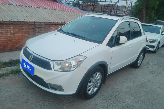 Suzuki SX4 2013 года выпуска