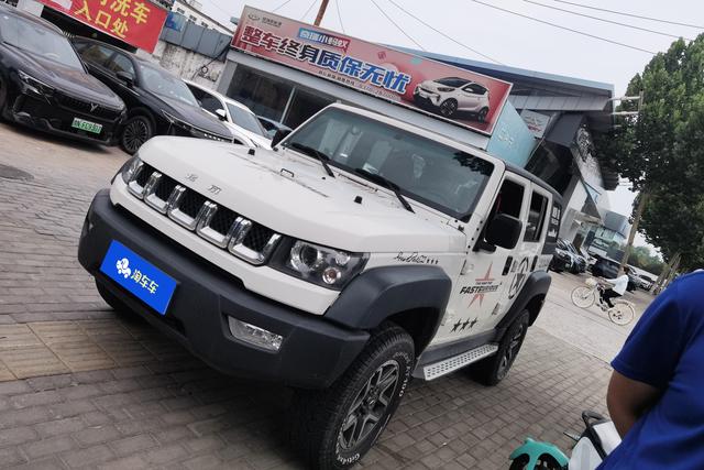 BAIC Beijing BJ40 2016 года выпуска