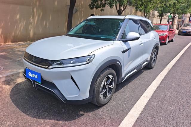 BYD Yuan 2024 года выпуска