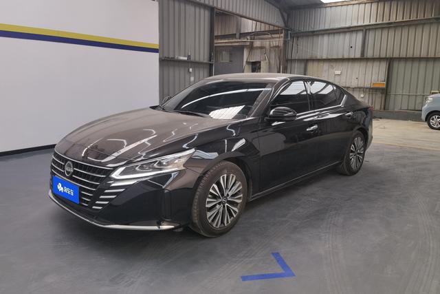 Nissan Altima 2022 года выпуска