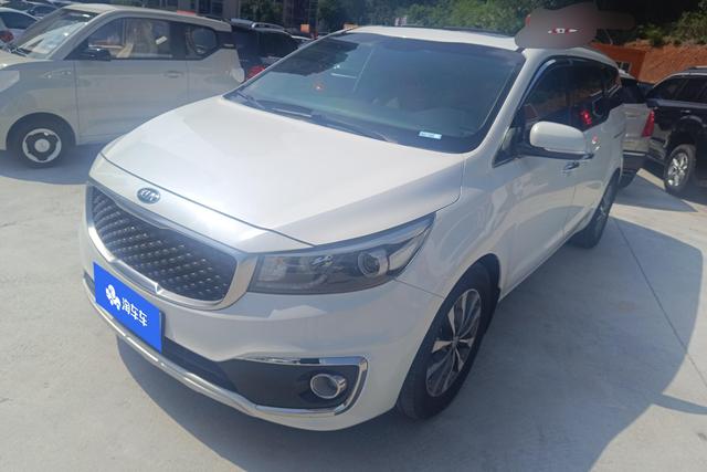 Kia Carnival 2015 года выпуска